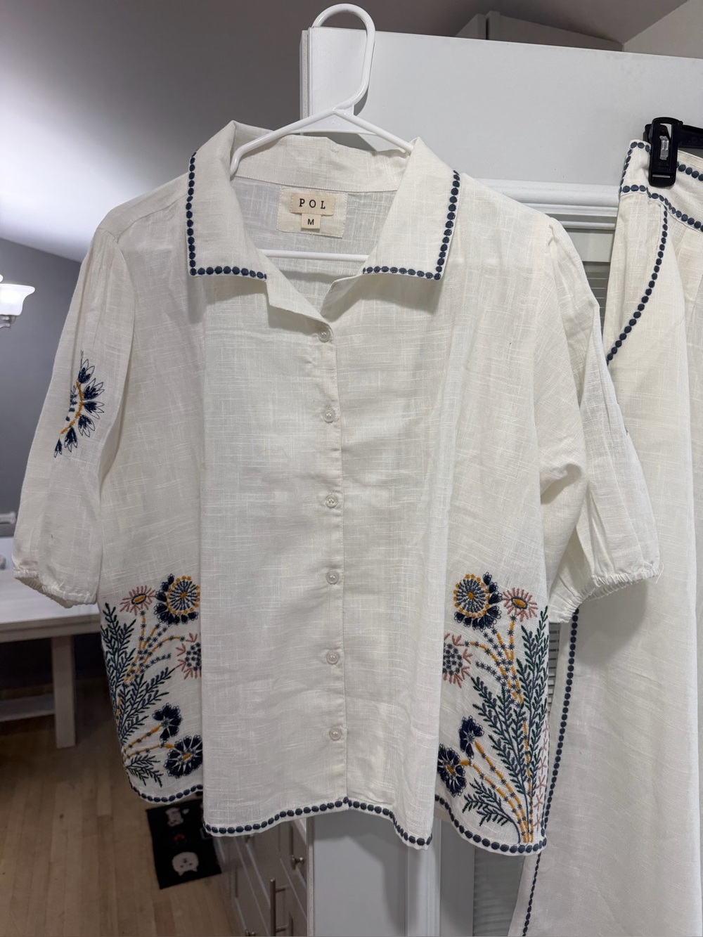 POL White Linen Two-Piece Set with Navy Trim & Multicolor Floral Embroidery - Picture 3 of 9